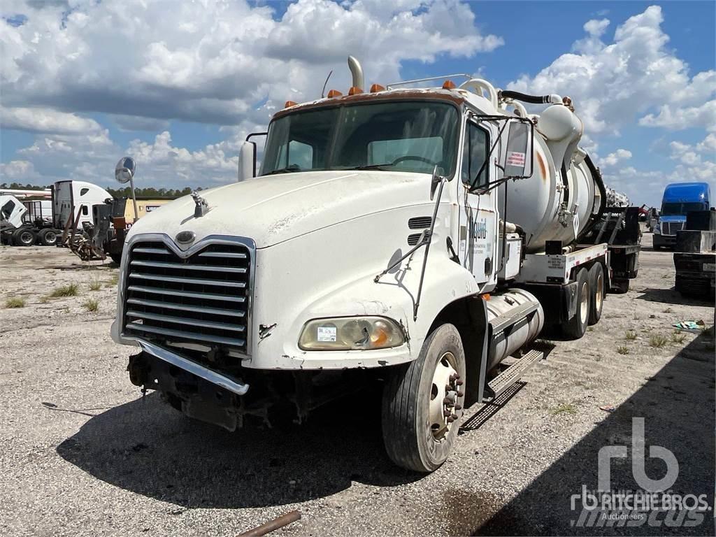 Mack CX613 Kombinované/Čerpací cisterny