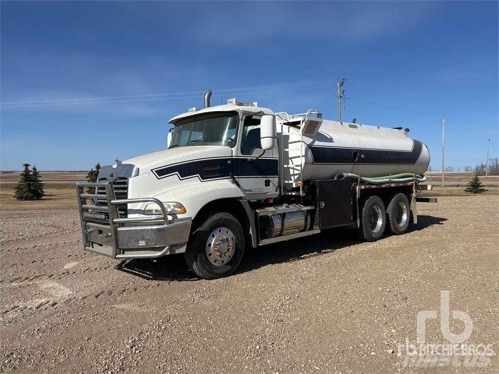 Mack CX613 Cisterny na vodu