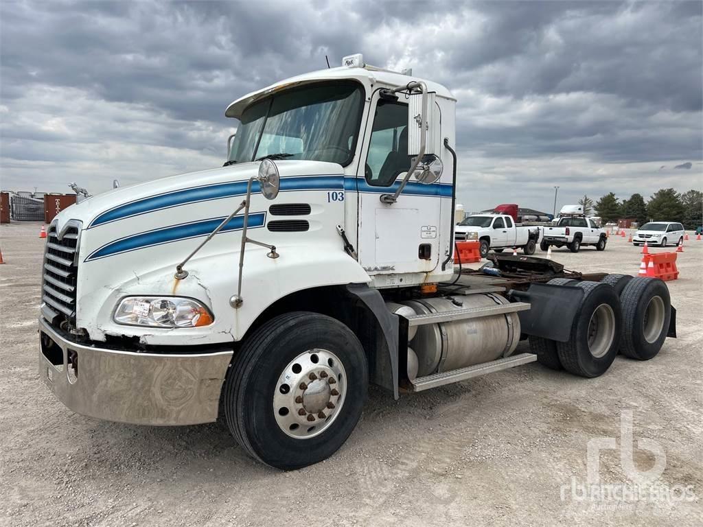 Mack CXP613 Tahače