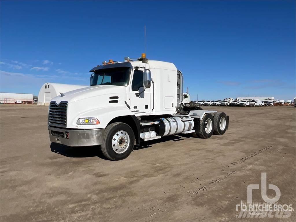 Mack CXU613 Tahače