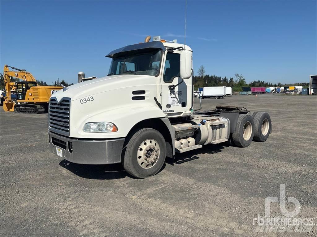 Mack CXU613 Tahače