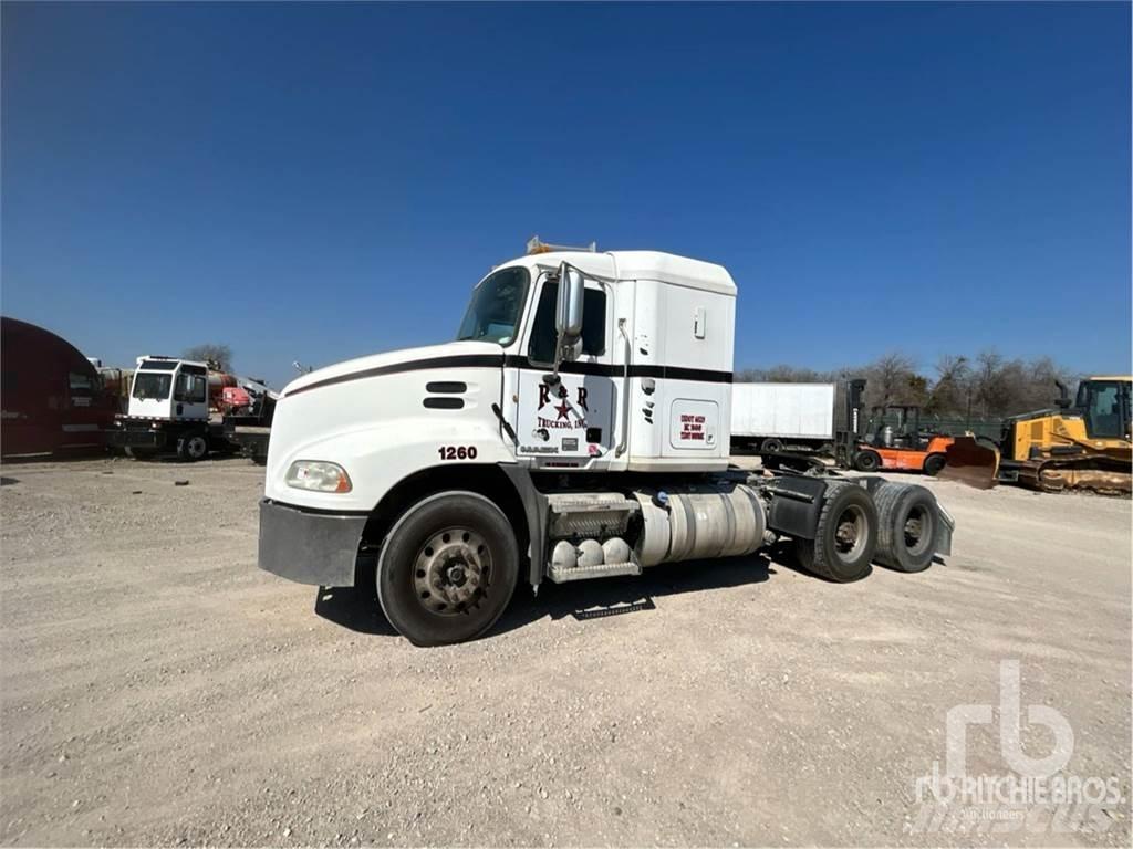 Mack CXU613 Tahače