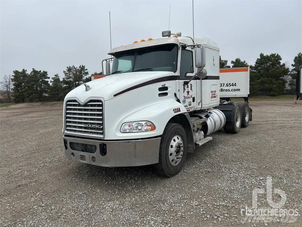 Mack CXU613 Tahače