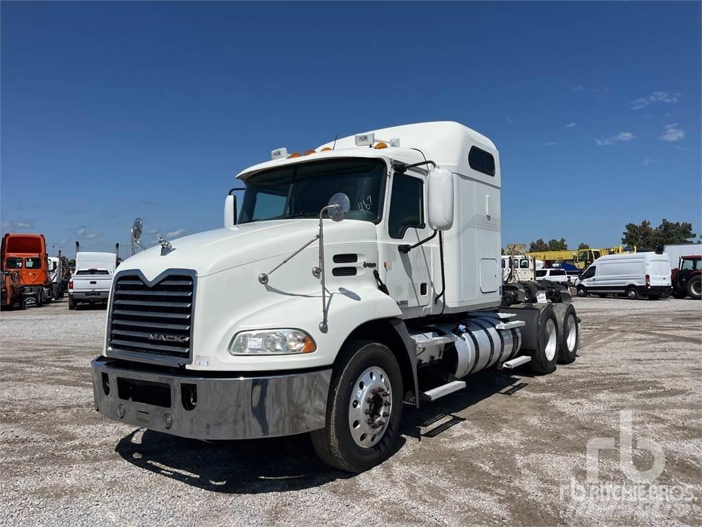 Mack CXU613 Tahače