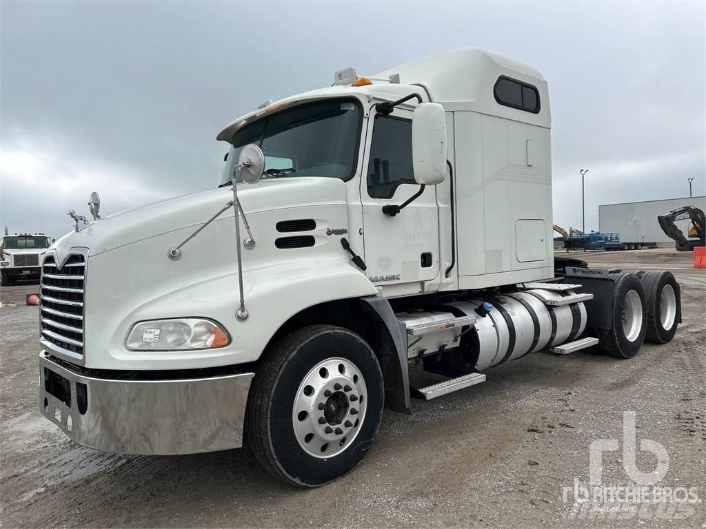 Mack CXU613 Tahače
