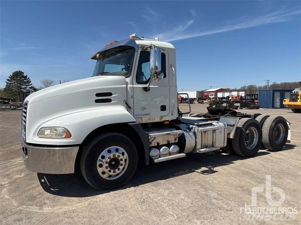Mack CXU613 Tahače