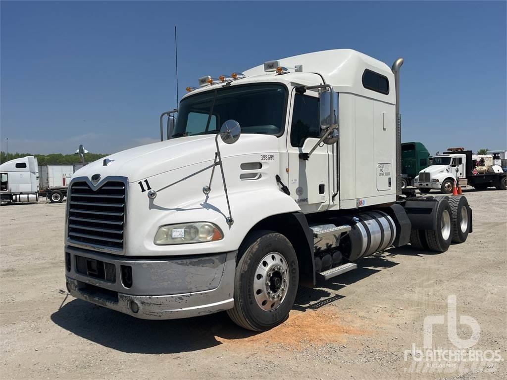 Mack CXU613 Tahače