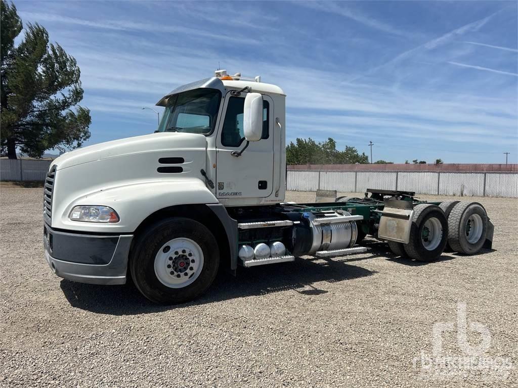 Mack CXU613 Tahače