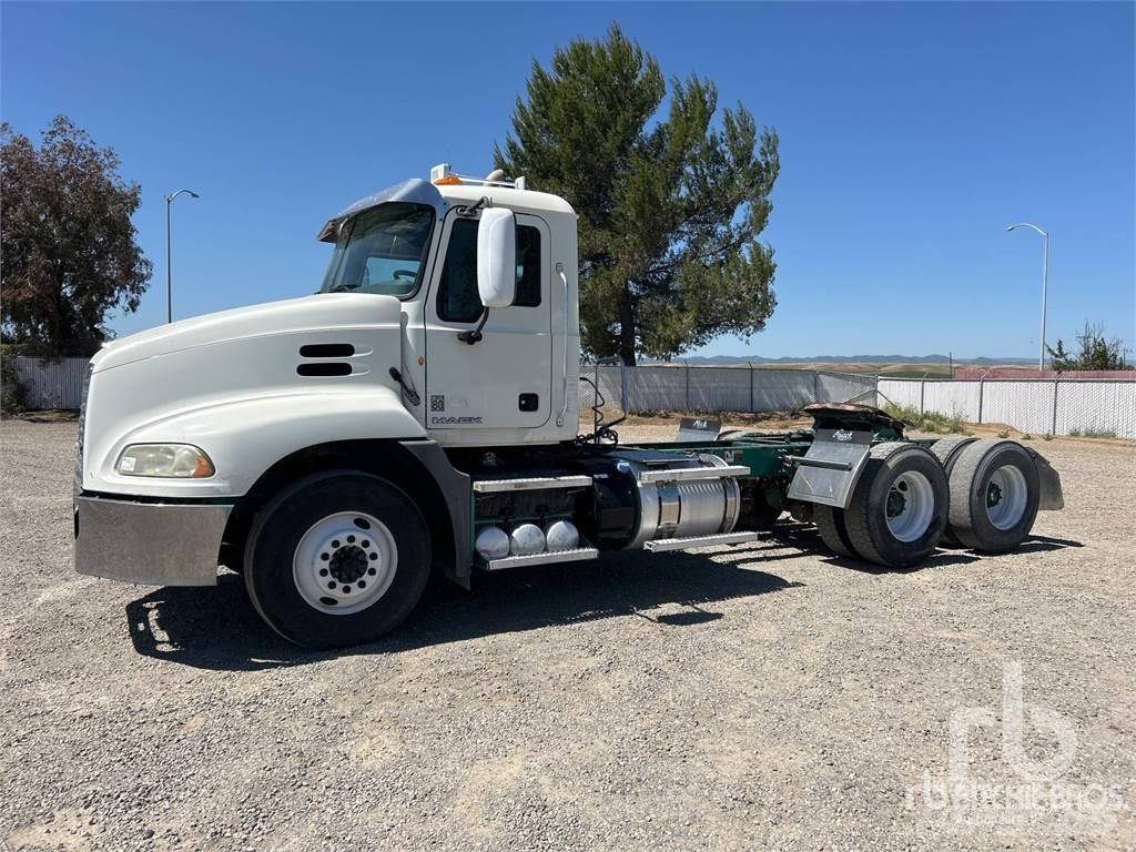 Mack CXU613 Tahače