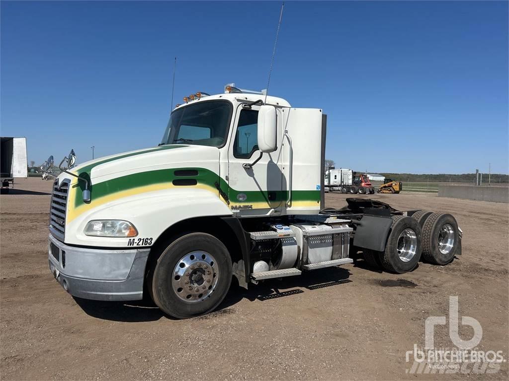 Mack CXU613 Tahače
