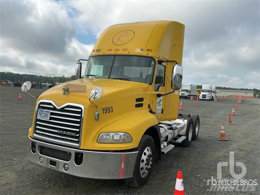 Mack CXU613 Tahače