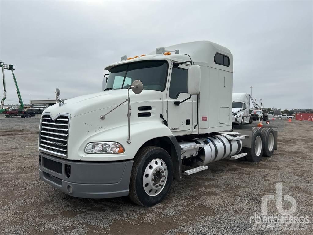 Mack CXU613 Tahače