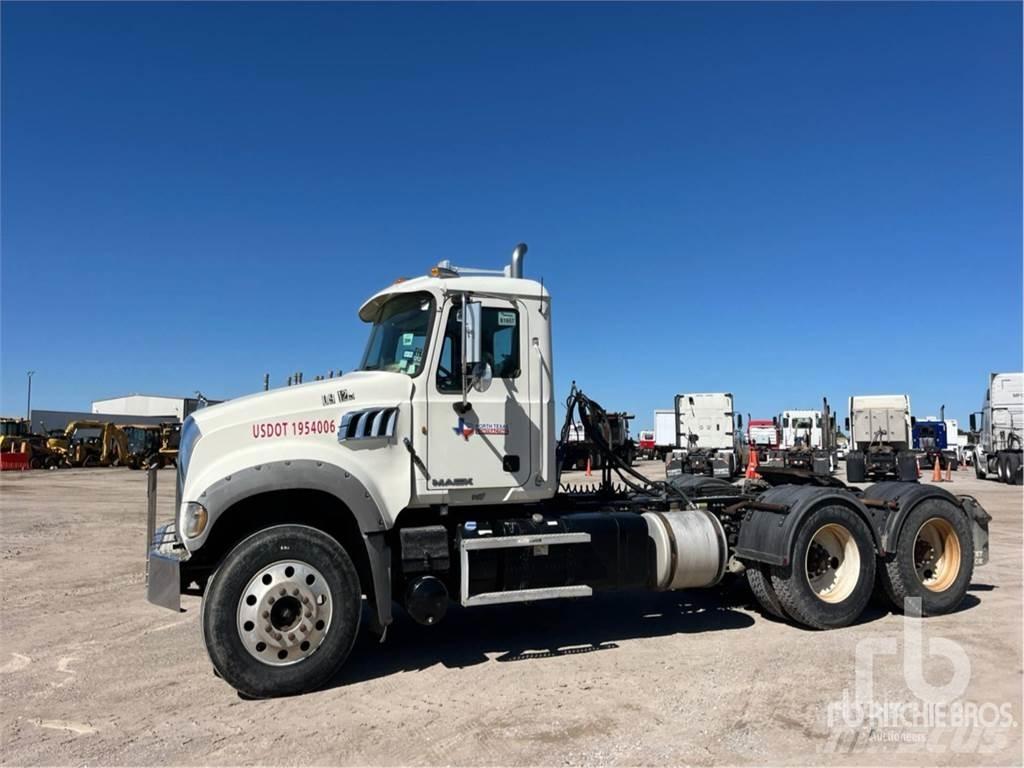 Mack GU713 Tahače