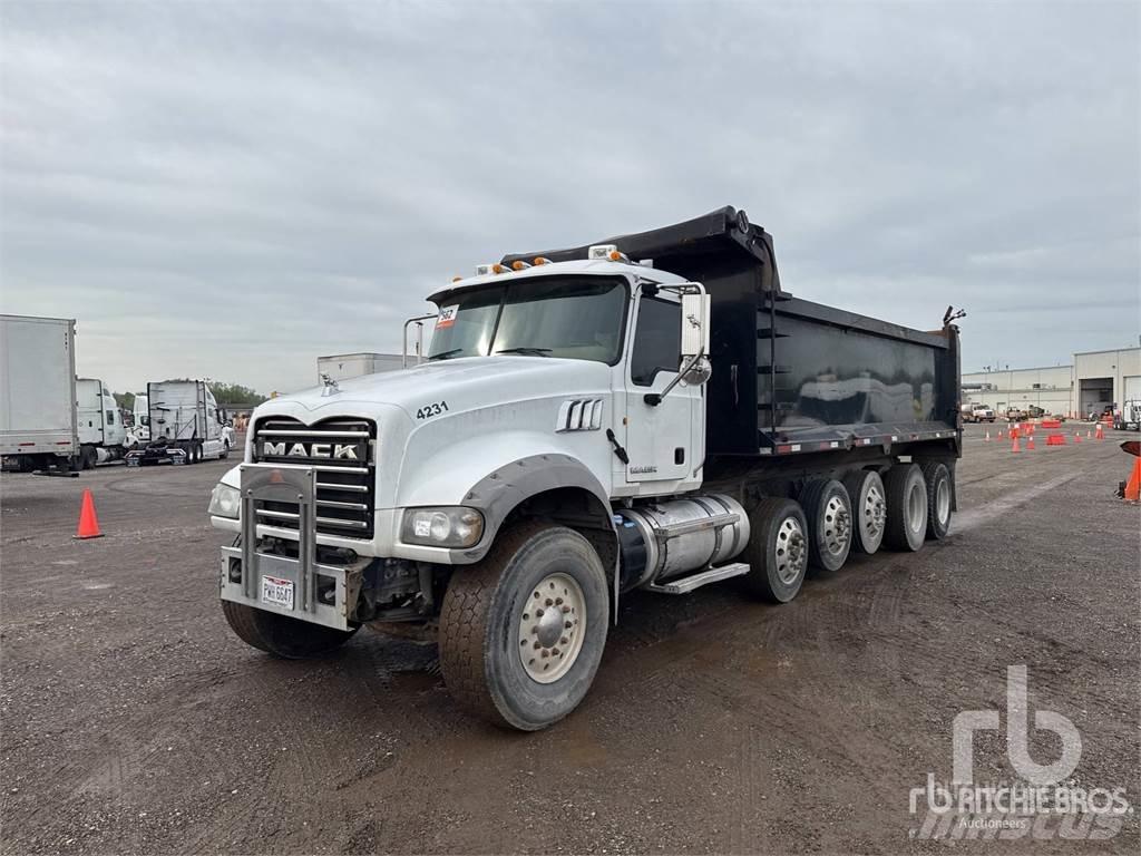 Mack GU713 Sklápěče
