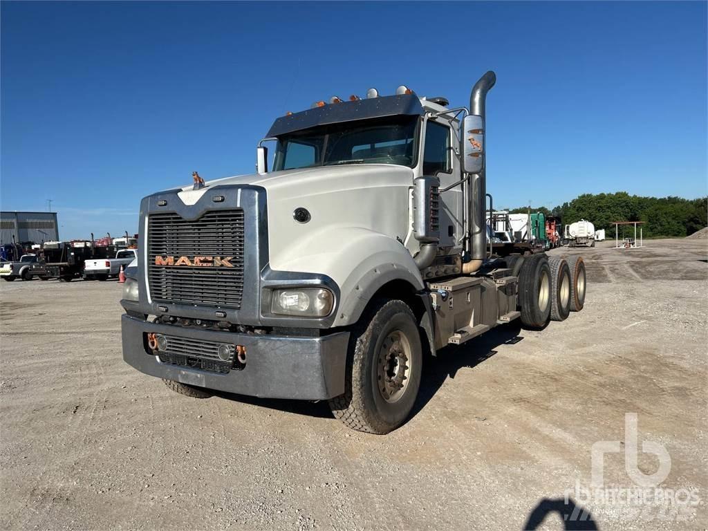 Mack TD713 Tahače