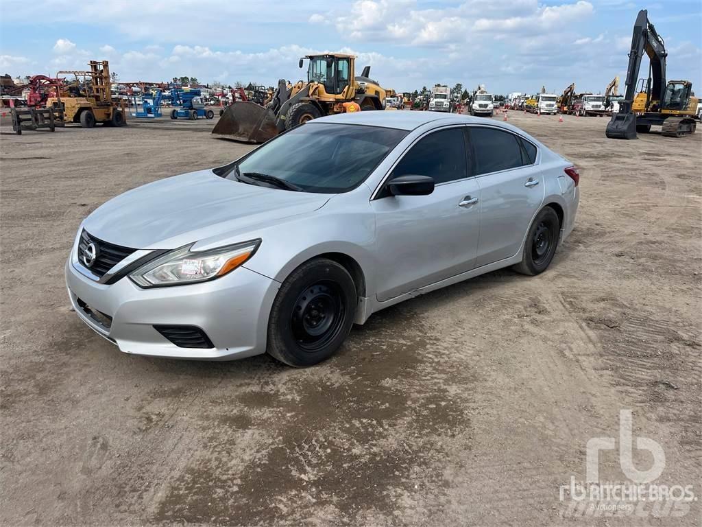 Nissan ALTIMA Osobní vozy