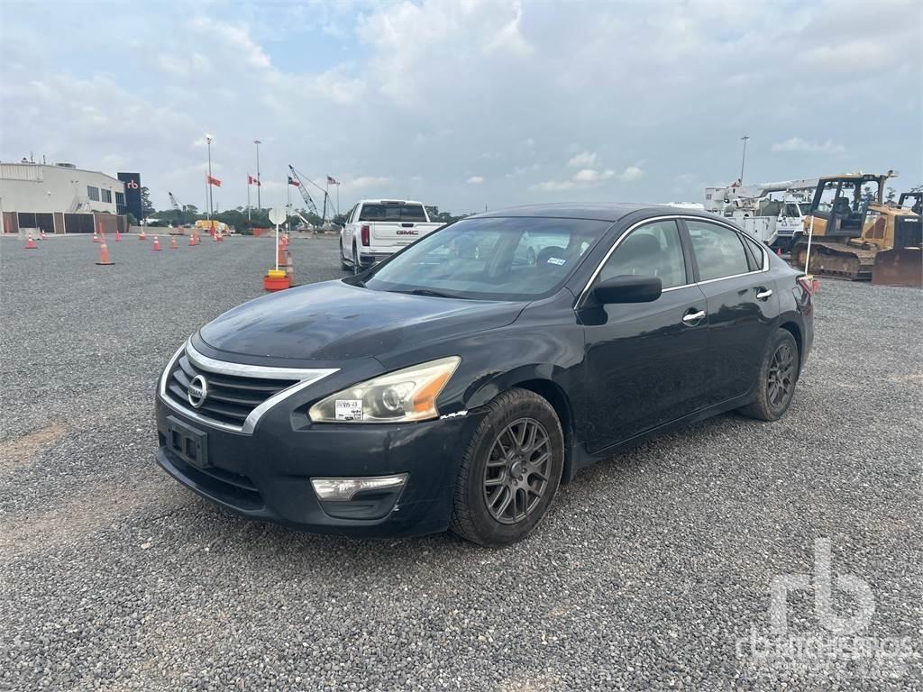 Nissan ALTIMA Osobní vozy