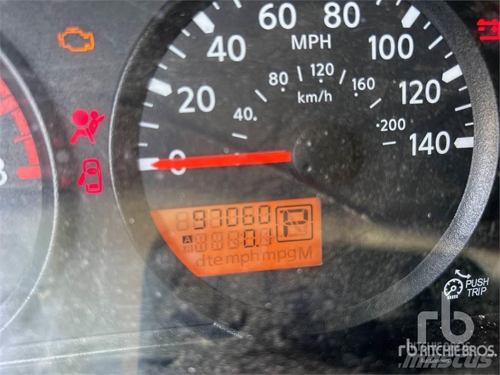 Nissan FRONTIER Pick up/Valník