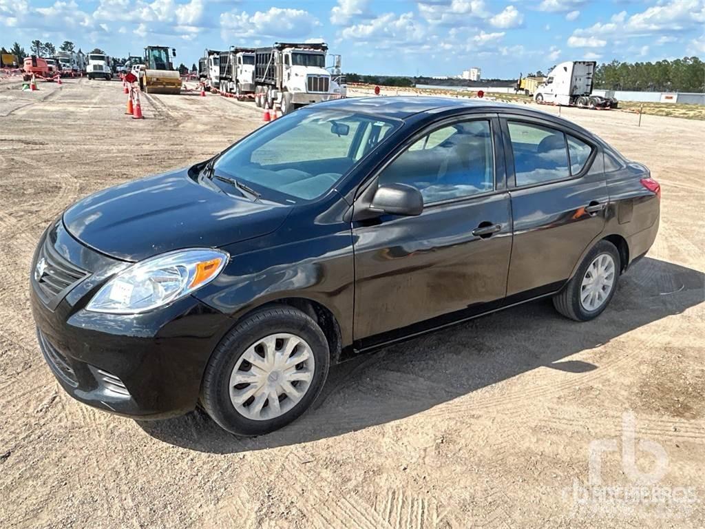 Nissan VERSA Osobní vozy