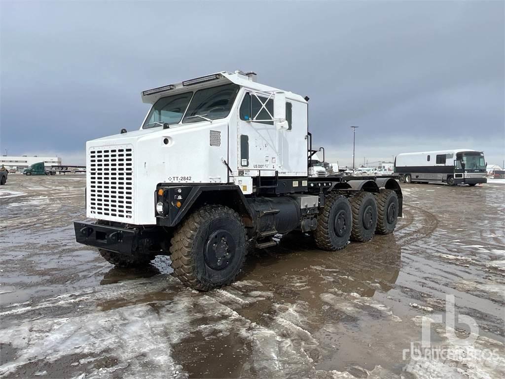 Oshkosh M1070 Valník s navijákem
