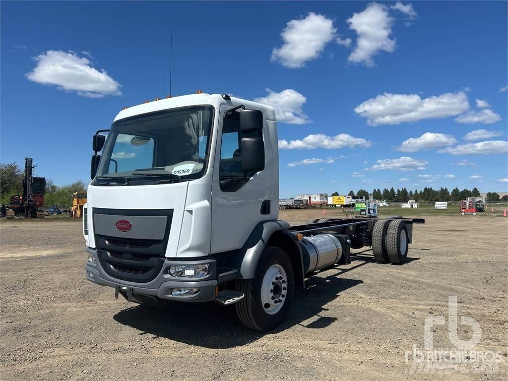 Peterbilt 220 Nákladní vozidlo bez nástavby