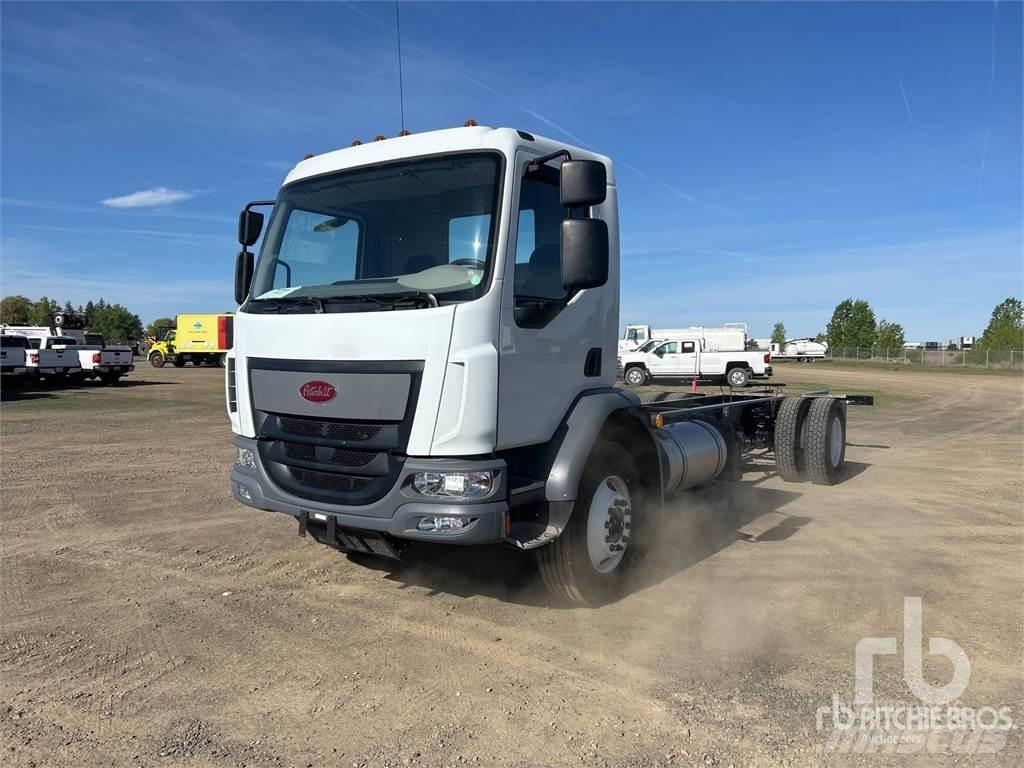 Peterbilt 220 Nákladní vozidlo bez nástavby