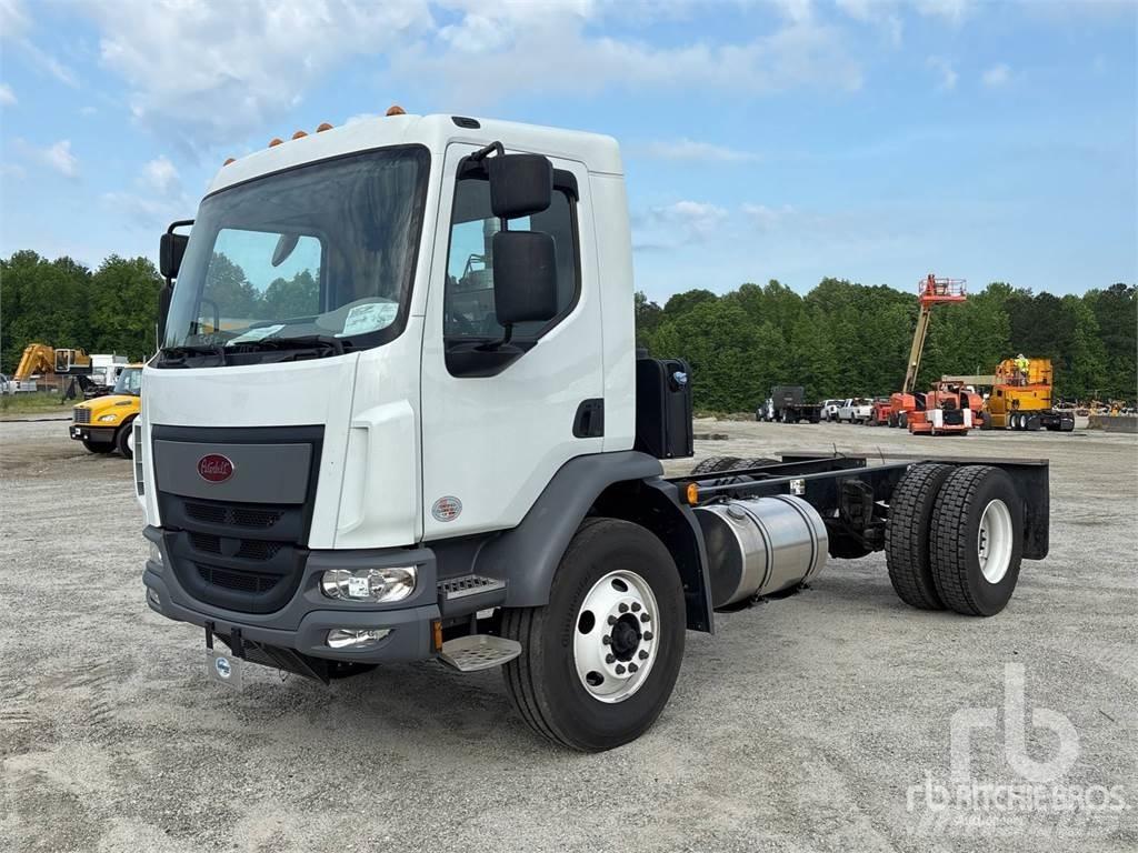 Peterbilt 220 Nákladní vozidlo bez nástavby