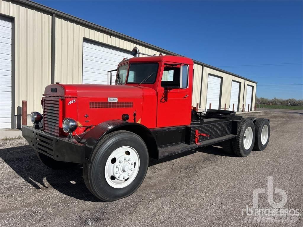 Peterbilt 354DT Tahače
