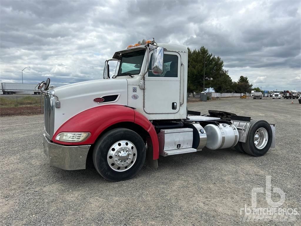 Peterbilt 384 Tahače