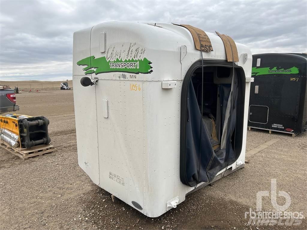 Peterbilt 48 in Kabiny a interiér