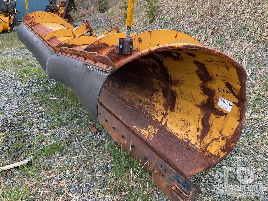 R132TM-CUSTOM Další silniční a sněhové stroje