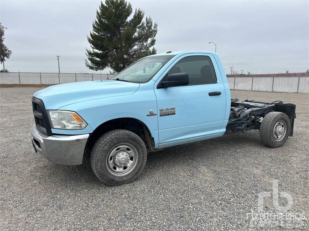 RAM 2500 Nákladní vozidlo bez nástavby