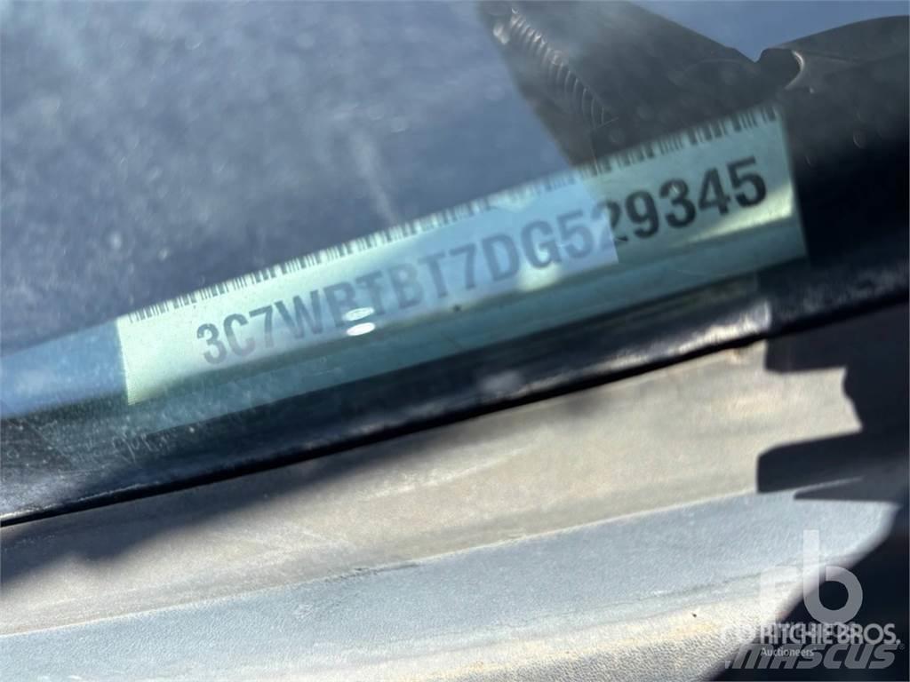 RAM 3500 Nákladní vozidlo bez nástavby