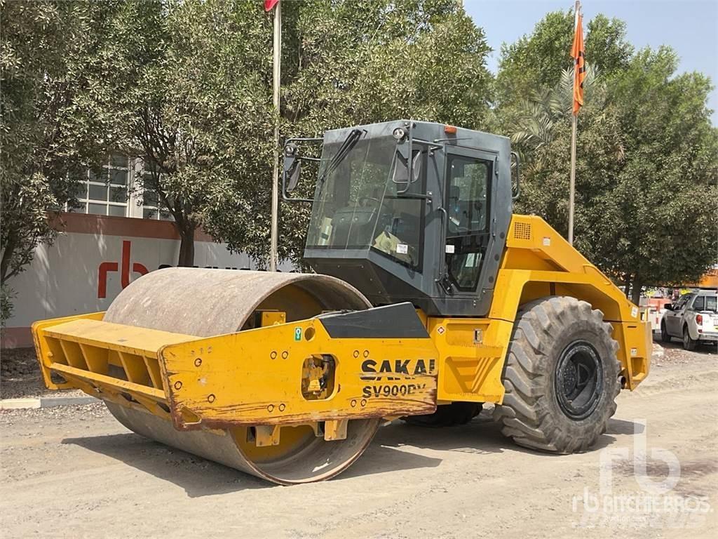 Sakai SV900DV-1 Půdní kompaktory