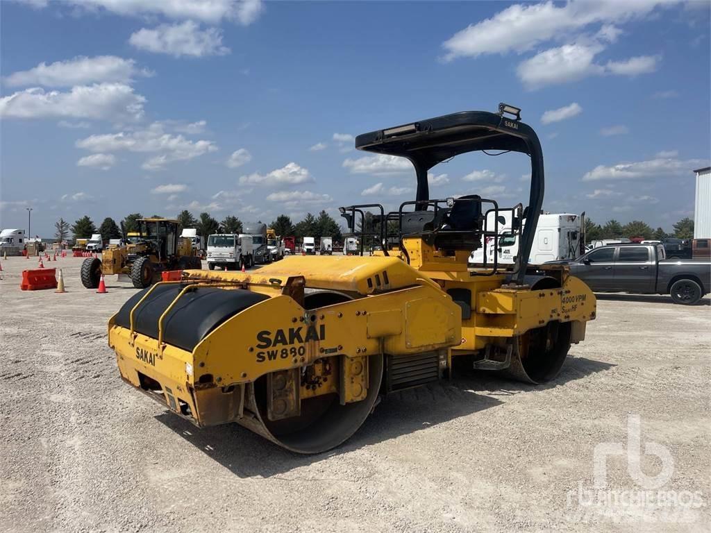 Sakai SW880 Tandemové válce