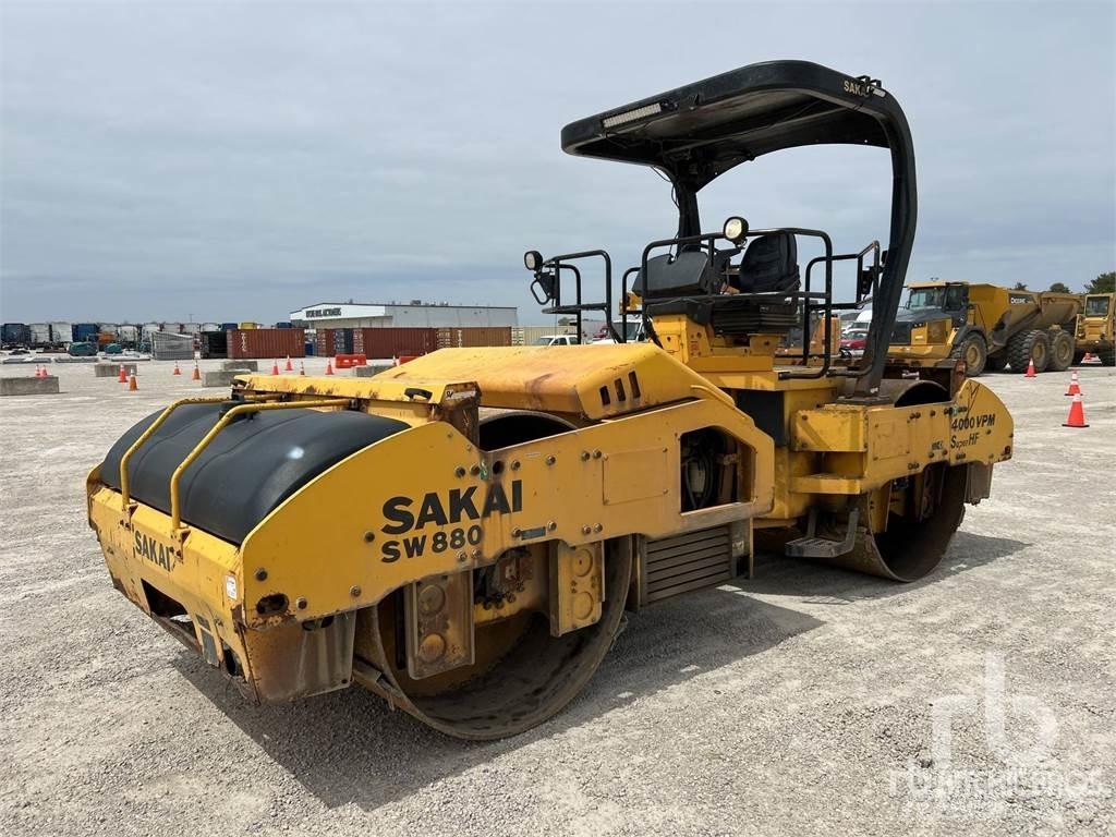 Sakai SW880 Tandemové válce