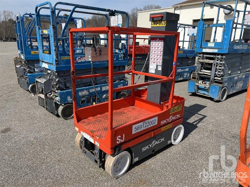 SkyJack SJ12 Kloubové plošiny