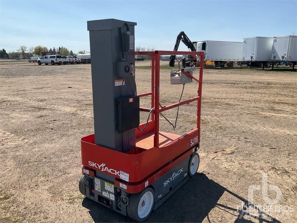 SkyJack SJ16 Kloubové plošiny