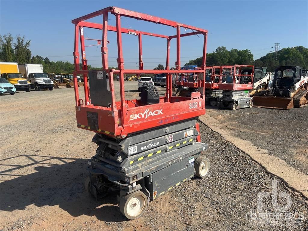 SkyJack SJ3219 Nůžková zvedací plošina