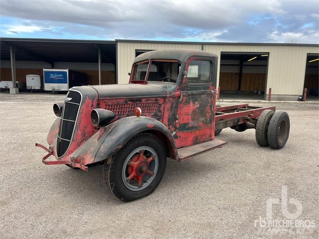  STUDEBAKER 4x2 Cisternové vozy