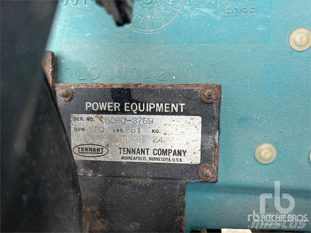 Tennant 6080 Zametací stroje
