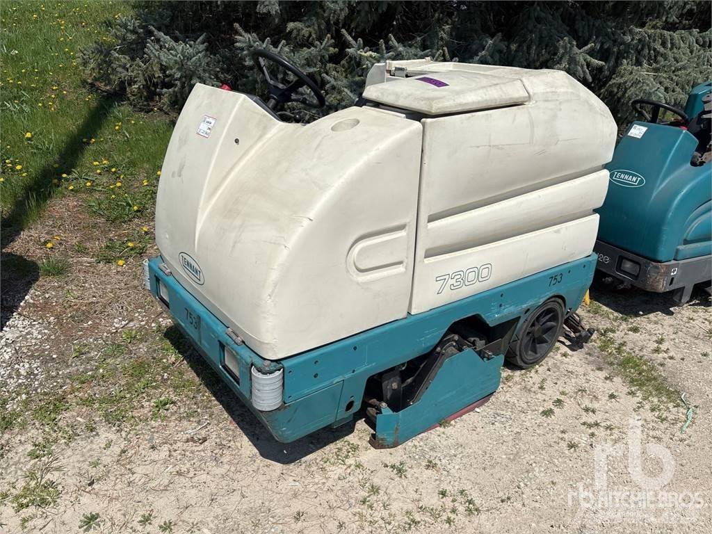 Tennant 7300 Zametací stroje