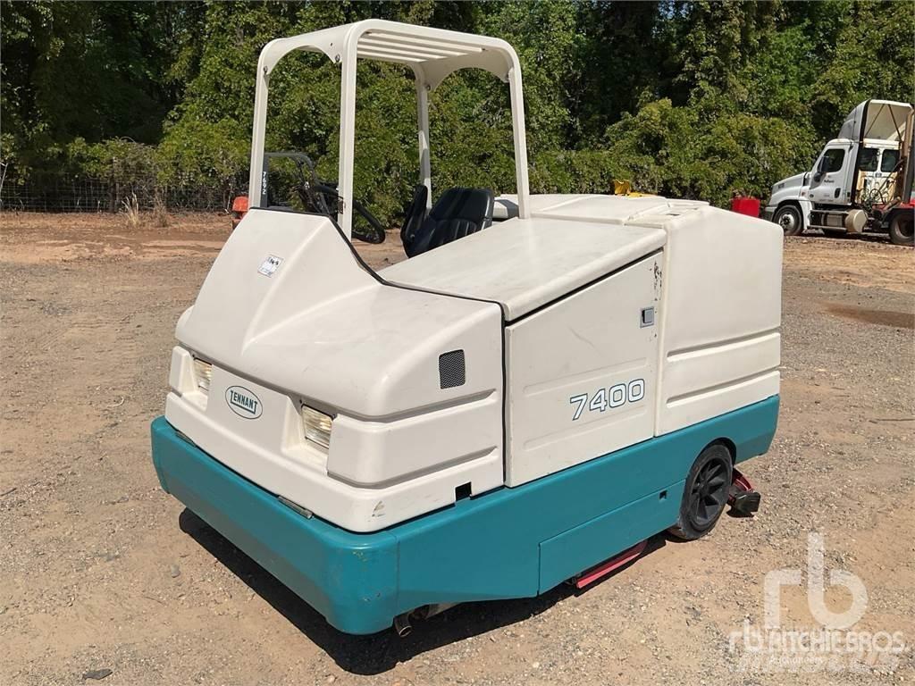 Tennant 7400 Zametací stroje