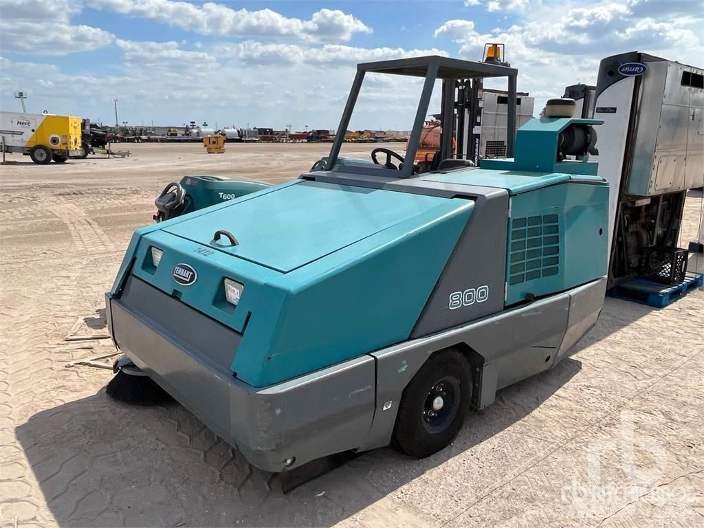 Tennant 800 Zametací stroje