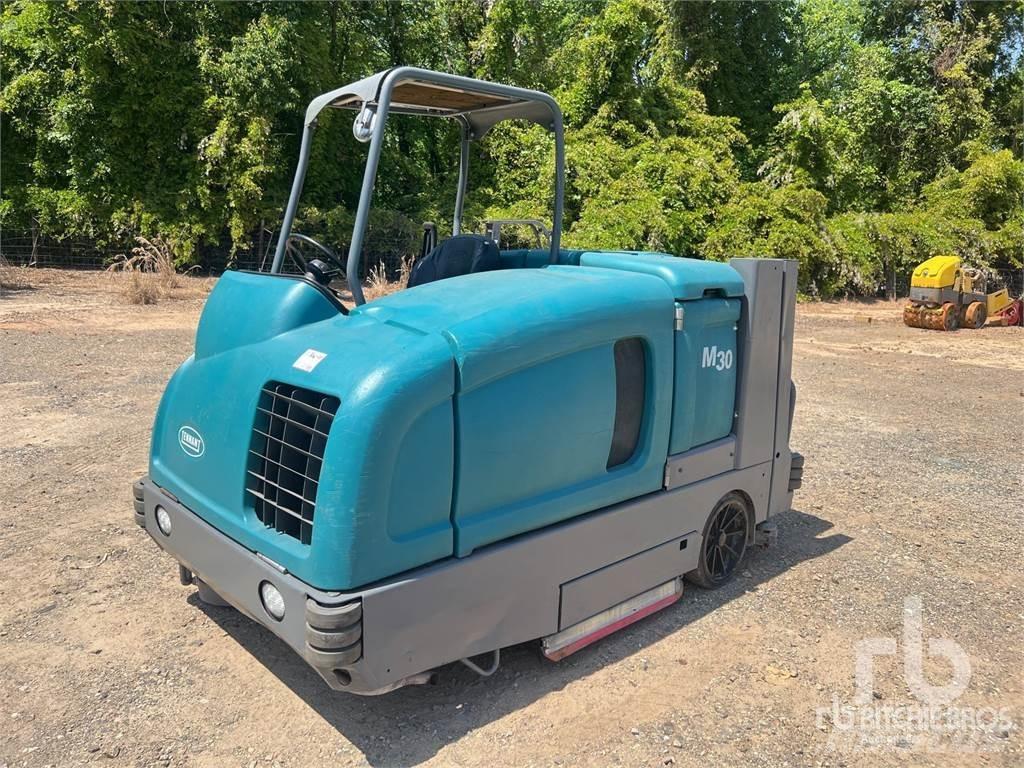 Tennant M30 Zametací stroje