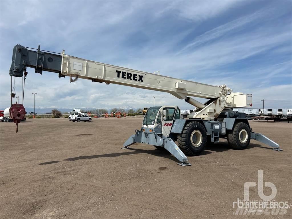 Terex CD225 Jeřáby pro těžký terén