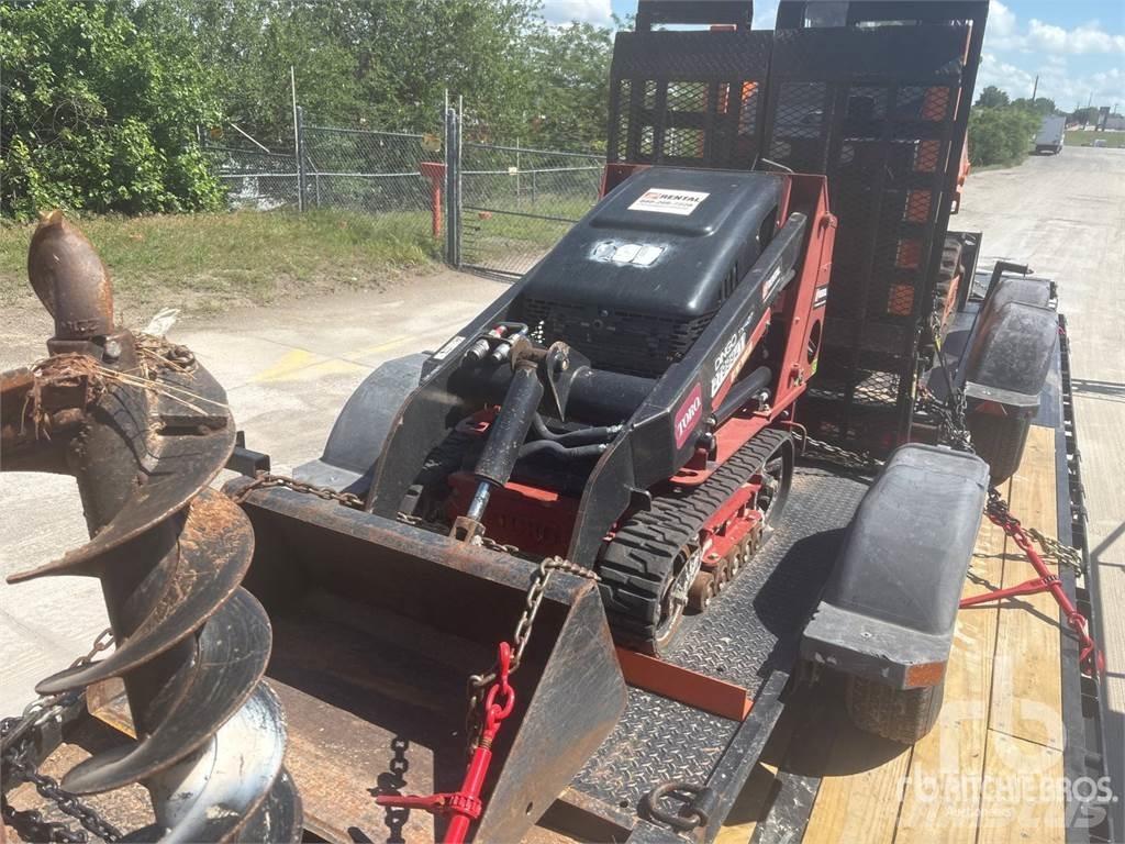 Toro TX427 Smykem řízené nakladače