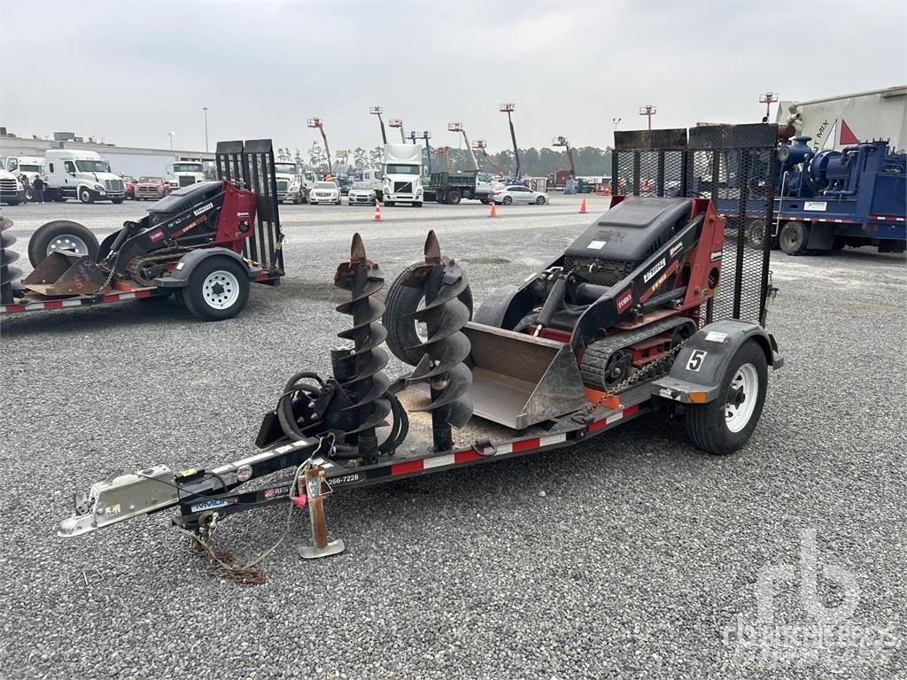 Toro TX427 Smykem řízené nakladače