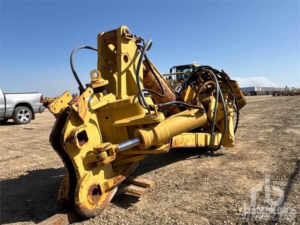 Trimble CB460 Půdní rozrušovače