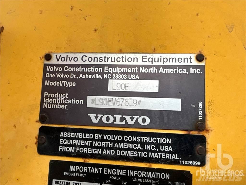 Volvo L90E Kolové nakladače